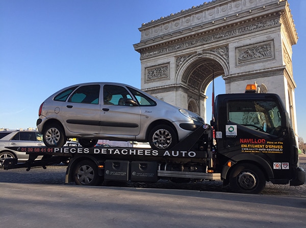 Aperçu des activités de la casse automobile NAVILLOD PERE ET FILS située à GOUSSAINVILLE (95190)